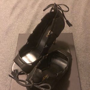 Bebe Black pumps